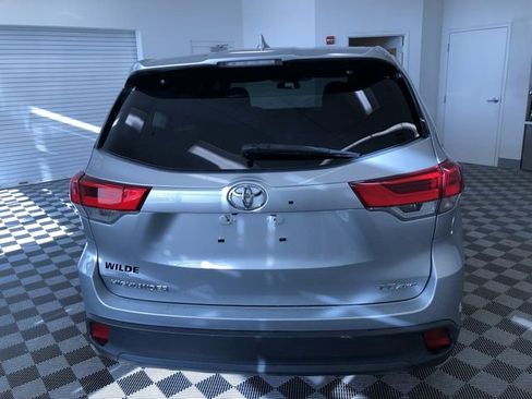 Used 2019 Toyota Highlander Plus w/ Phone Cable & Charge Package image 15