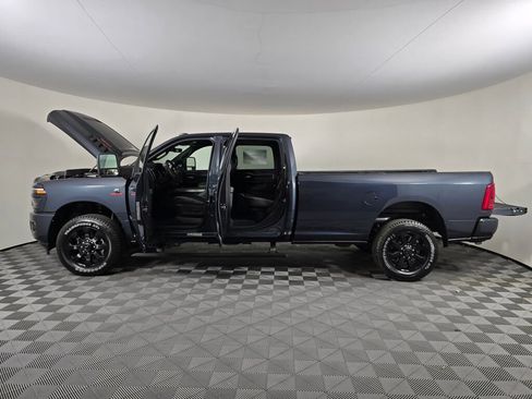 New 2026 RAM 2500 Laramie AWD/4WD image 14