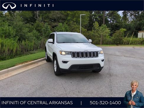 Used 2019 Jeep Grand Cherokee Laredo RWD image 1