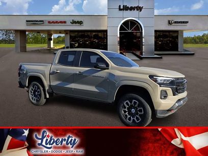 Used 2024 Chevrolet Colorado Z71 w/ Z71 Convenience Package 2