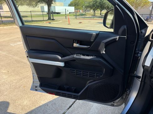 Used 2024 Toyota Tacoma TRD Off-Road image 18