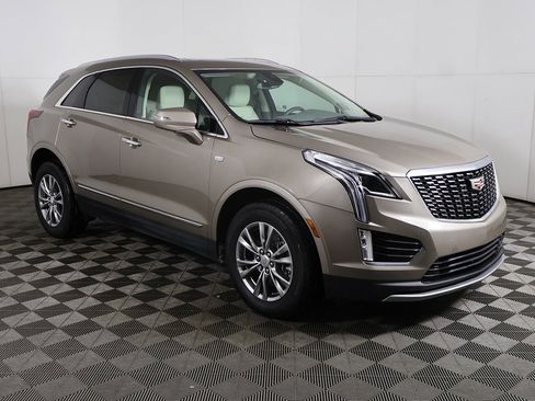 Used 2023 Cadillac XT5 Premium Luxury image 2