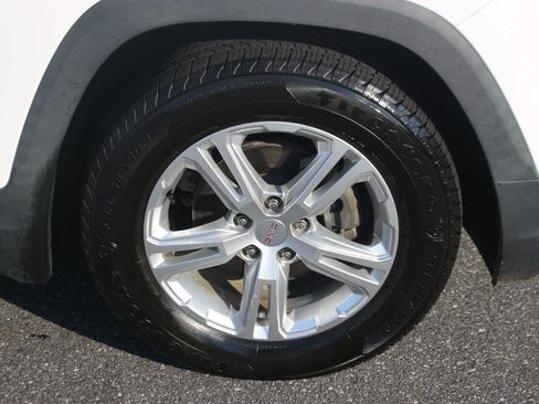 Used 2020 GMC Terrain SLE FWD image 34