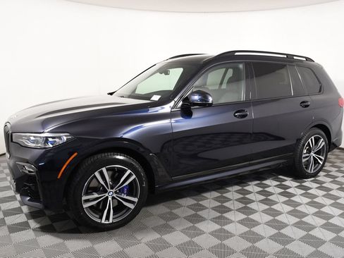 Used 2021 BMW X7 M50i w/ Cold Weather Package AWD/4WD image 2