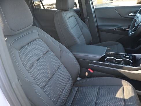 Used 2026 Chevrolet Equinox LT image 18