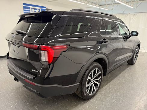 Used 2026 Ford Explorer ST-Line AWD/4WD image 2