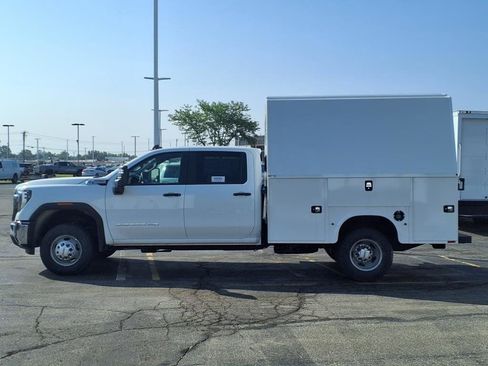 New 2025 GMC Sierra 3500 Pro w/ Convenience Package image 3