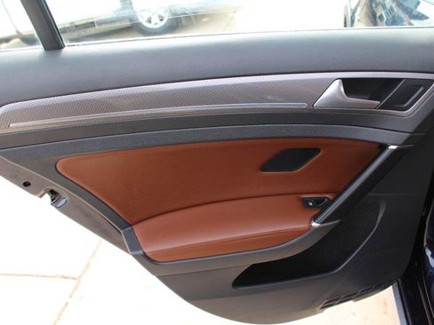 Used 2017 Volkswagen Golf Alltrack S image 17