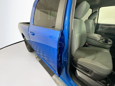 Used 2019 RAM 1500 Classic SLT RWD image 27