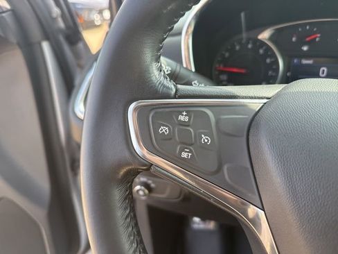 Used 2019 Chevrolet Equinox LT image 18