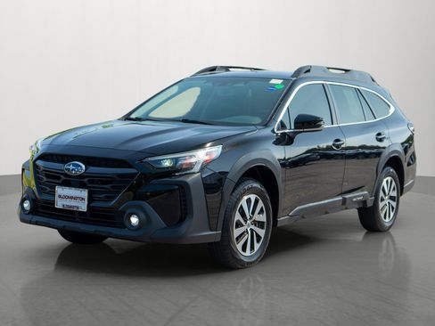 Used 2024 Subaru Outback Premium AWD/4WD image 3