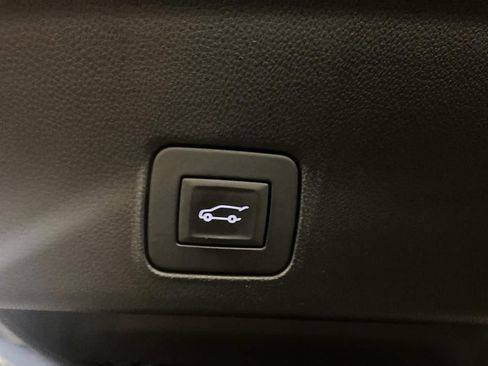 Used 2024 Chevrolet TrailBlazer RS w/ Convenience Package AWD/4WD image 17
