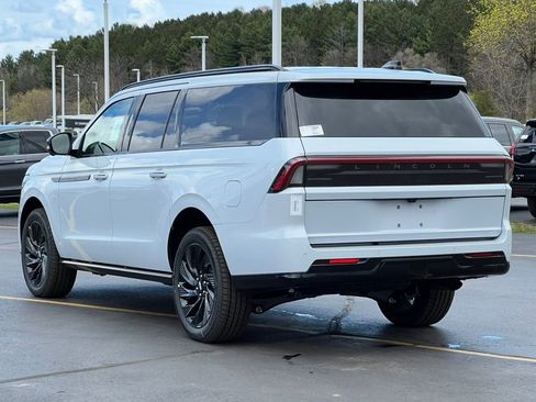 New 2026 Lincoln Navigator L Reserve AWD/4WD image 43