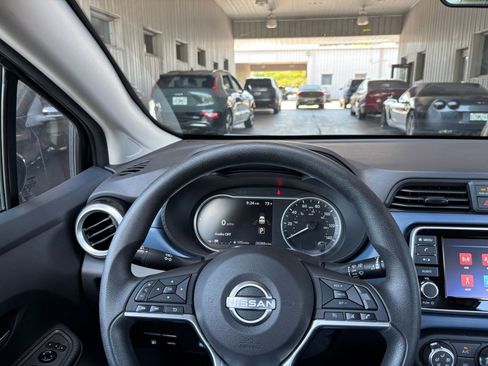 Used 2025 Nissan Versa SV image 32