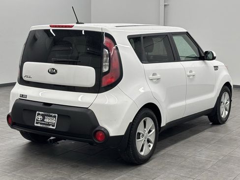 Used 2015 Kia Soul image 2