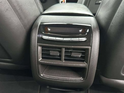 Used 2017 Cadillac XT5 Platinum w/ Driver Assist Package image 28