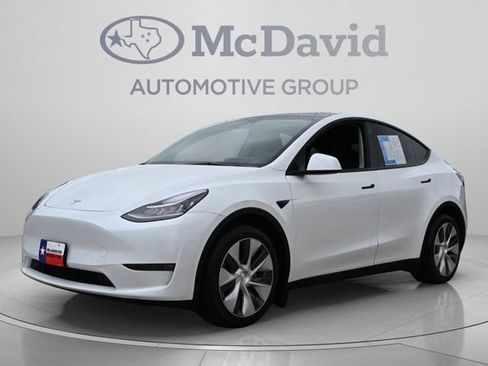 Used 2023 Tesla Model Y Long Range AWD/4WD image 1