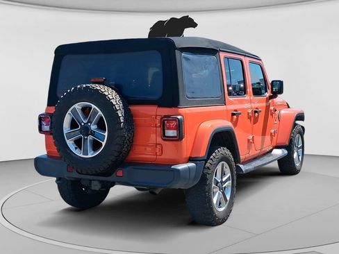 Used 2019 Jeep Wrangler Unlimited Sahara w/ Dual Top Group AWD/4WD image 3