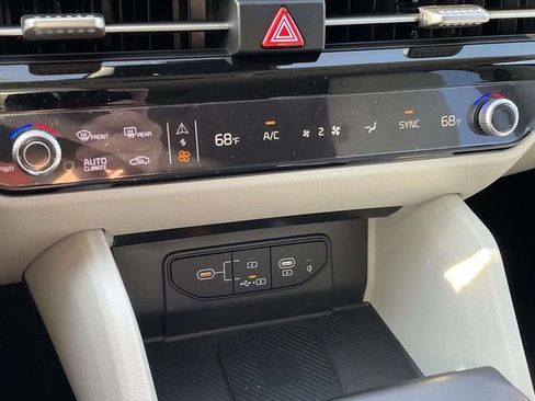 New 2026 Kia Sportage EX image 33