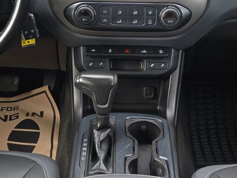 Used 2018 Chevrolet Colorado Z71 image 19