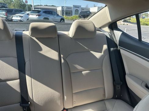 Used 2018 Hyundai Elantra Value Edition FWD image 14