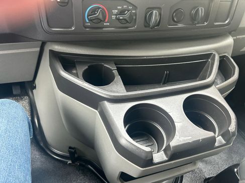 Used 2019 Ford E-350 and Econoline 350 Super Duty w/ Power Windows & Locks Group image 18