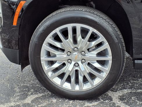 Used 2025 Chevrolet Tahoe High Country AWD/4WD image 33