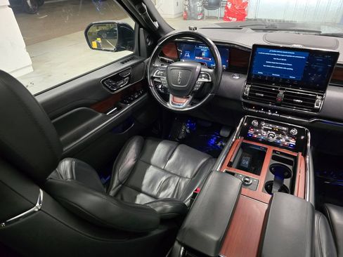 Used 2023 Lincoln Navigator L Reserve RWD image 40