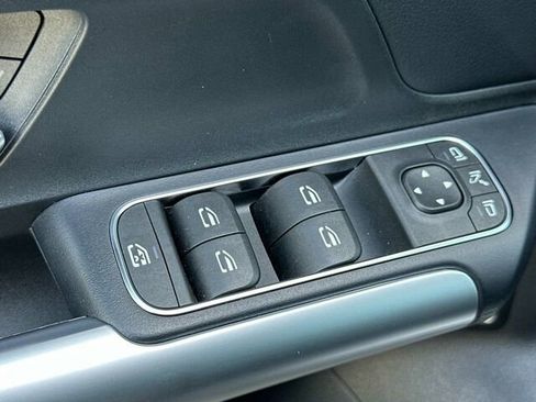 Used 2025 Mercedes-Benz GLA 250 image 14