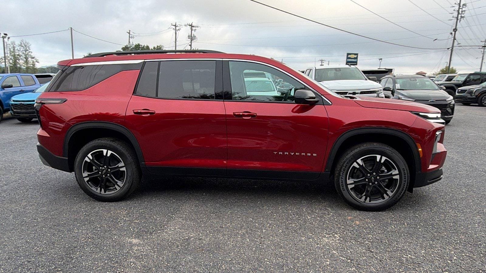 New 2027 Chevrolet Traverse LT w/ Sun and Wheel Package FWD image 8