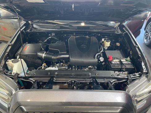 Used 2020 Toyota Tacoma SR AWD/4WD image 21