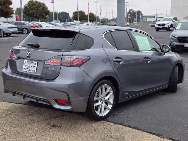 Used 2017 Lexus CT 200h FWD image 4