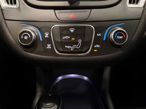 Used 2016 Chevrolet Malibu LT FWD image 22