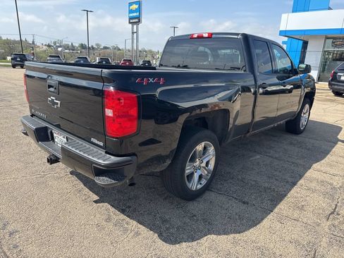 Used 2018 Chevrolet Silverado 1500 Custom w/ Custom Convenience Package AWD/4WD image 10