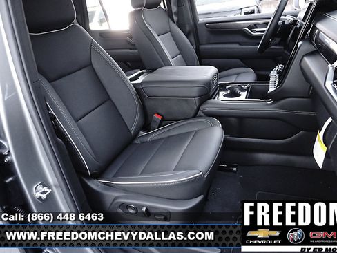 New 2026 GMC Yukon Elevation image 16