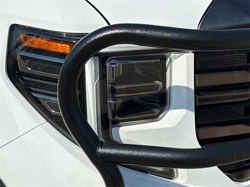 Used 2022 GMC Sierra 1500 AT4X image 4