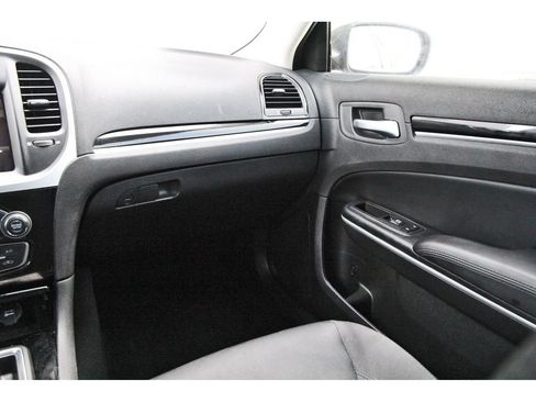 Used 2023 Chrysler 300 Touring w/ Sport Appearance Package RWD image 10