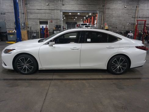 Used 2023 Lexus ES 350 w/ Premium Package FWD image 21