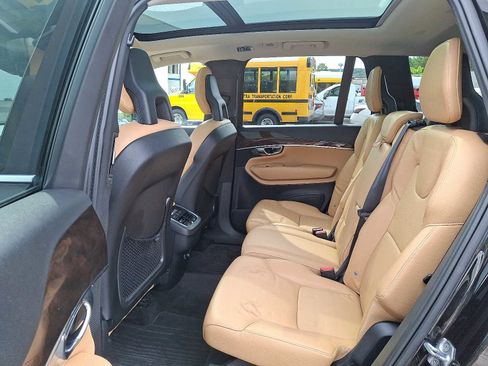 Used 2016 Volvo XC90 T6 Momentum w/ Momentum Plus Package image 9