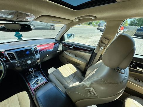 Used 2013 Hyundai Equus Signature RWD image 24