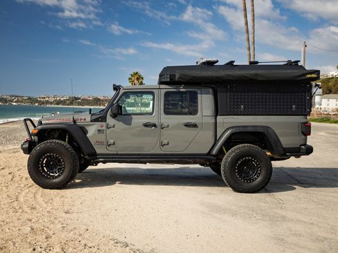 Used 2021 Jeep Gladiator Rubicon image 8