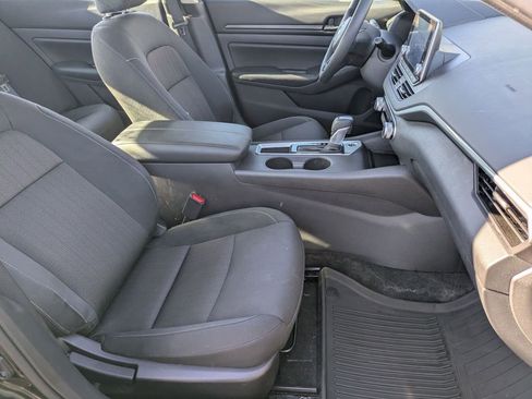 Used 2025 Nissan Altima 2.5 S image 19
