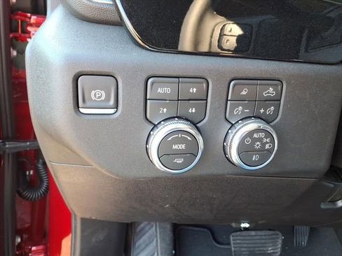 New 2026 GMC Sierra 2500 SLT w/ SLT Convenience Package image 17