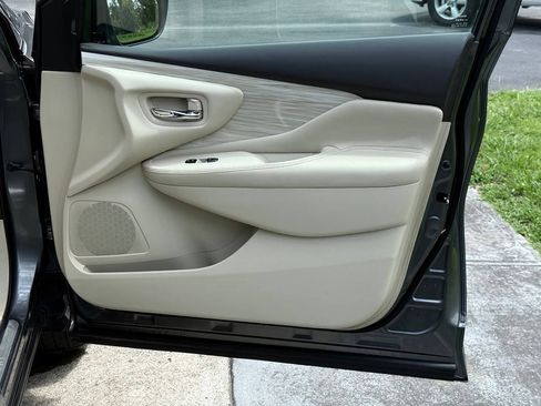 Used 2016 Nissan Murano Platinum w/ Platinum Technology Package FWD image 32