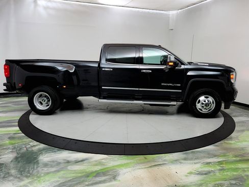 Used 2018 GMC Sierra 3500 Denali w/ Duramax Plus Package image 4