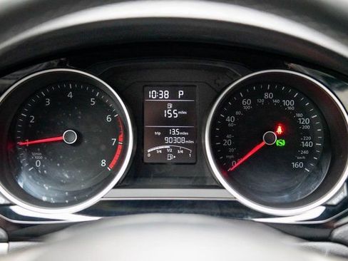 Used 2017 Volkswagen Jetta Sport image 32