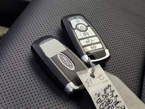 Used 2024 Ford F250 Lariat w/ FX4 Off-Road Package image 26