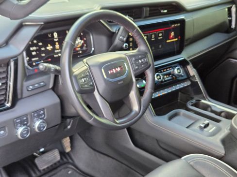 Used 2025 GMC Sierra 2500 AT4X image 10