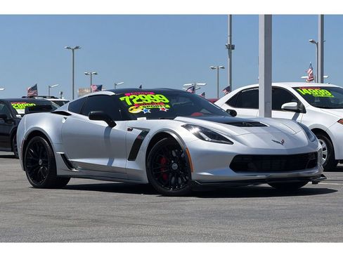 Used 2016 Chevrolet Corvette Z06 w/ 3LZ Preferred Equipment Group RWD image 2