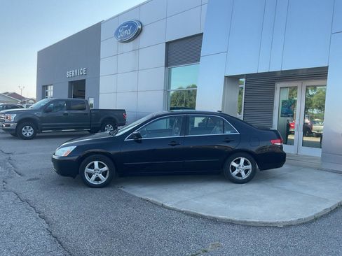 Used 2004 Honda Accord EX image 2